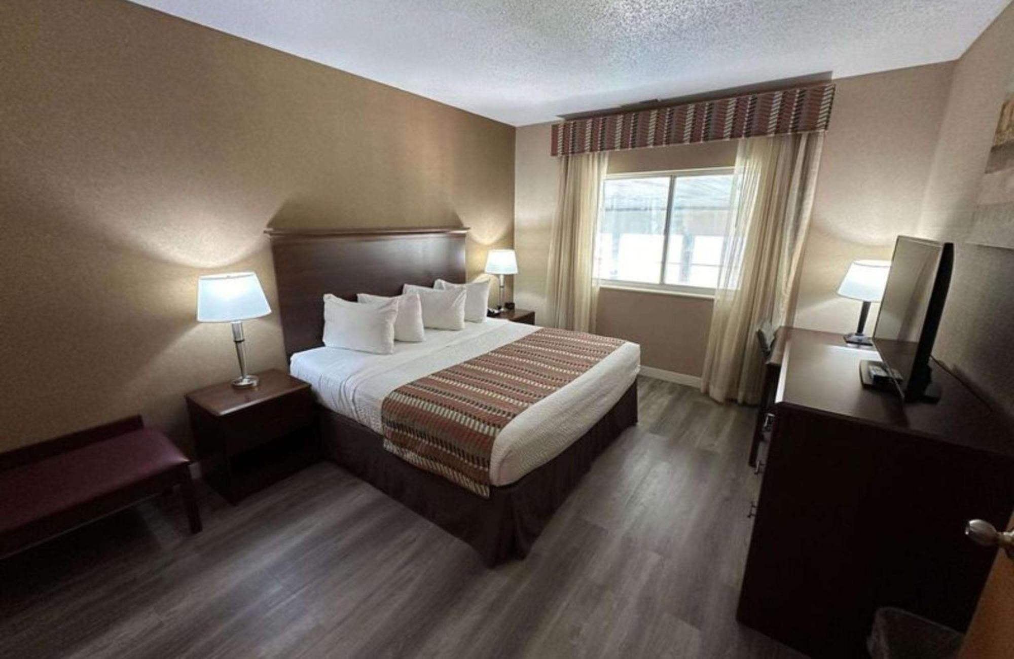 Best Western Circus City Inn Peru Экстерьер фото