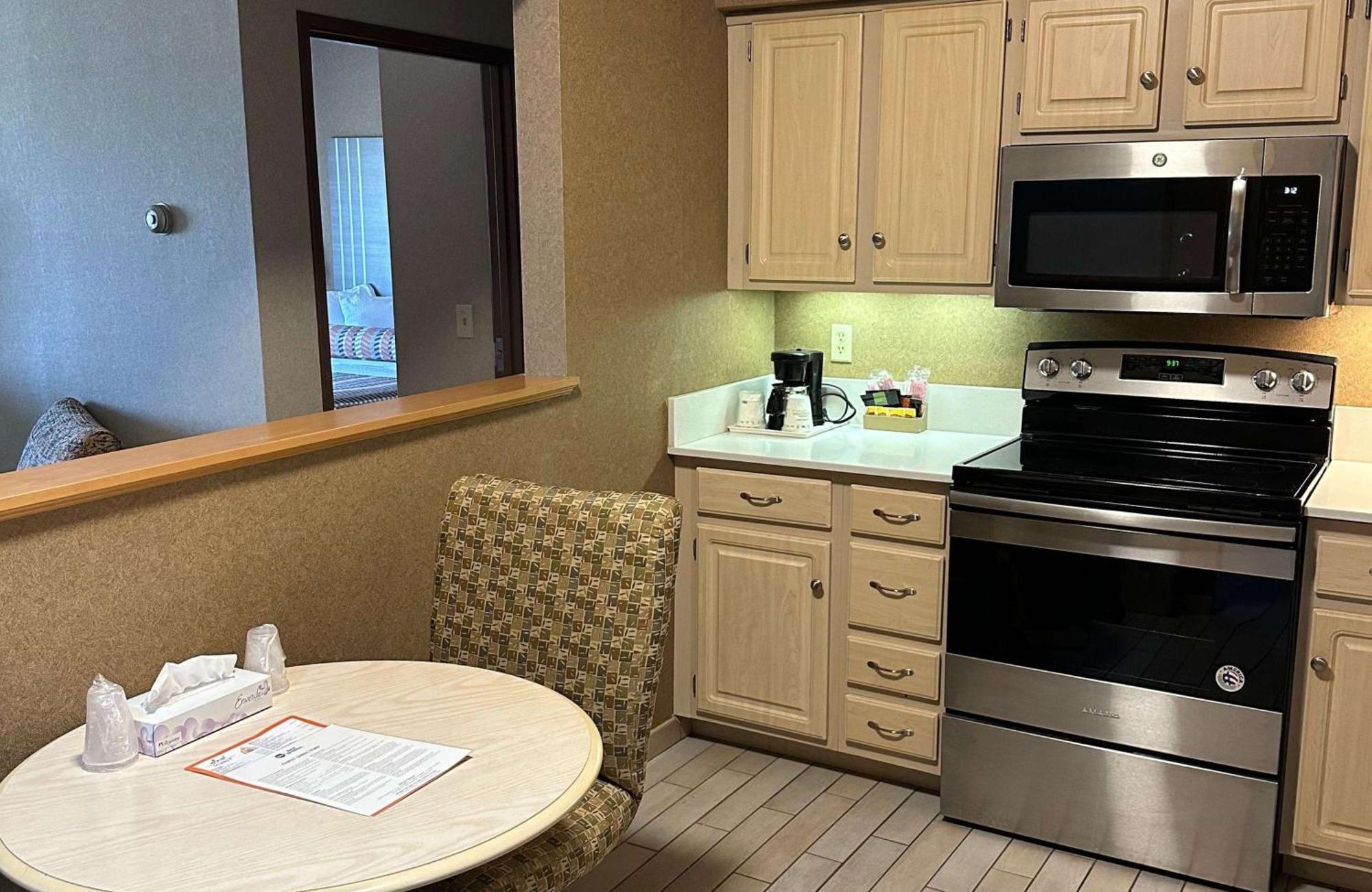 Best Western Circus City Inn Peru Экстерьер фото