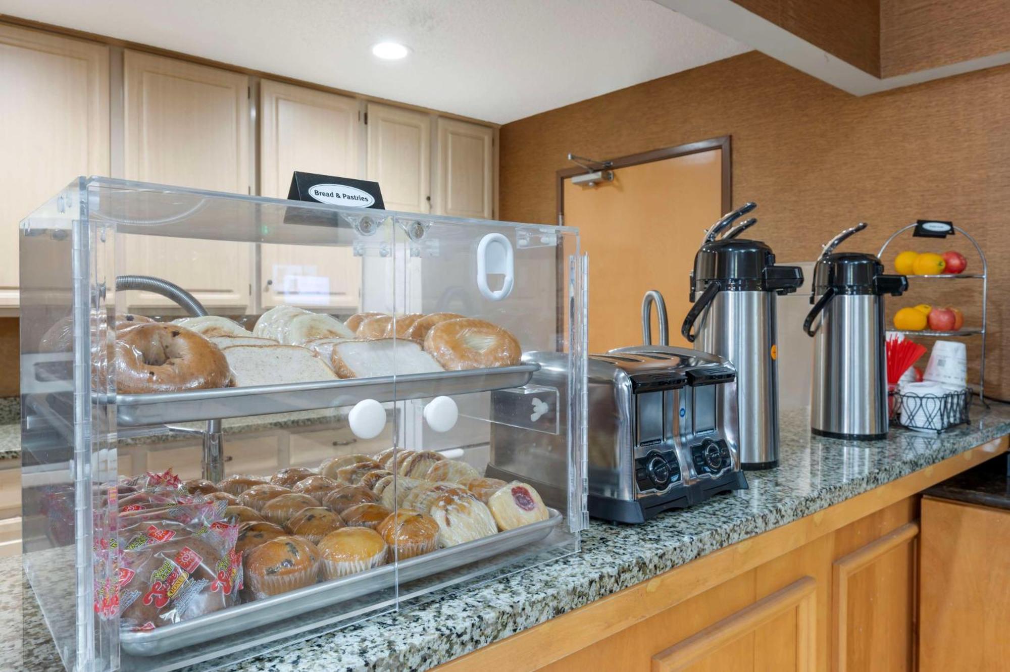 Best Western Circus City Inn Peru Экстерьер фото